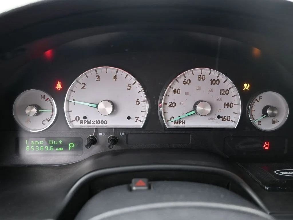 2003 Ford Thunderbird Deluxe photo 12