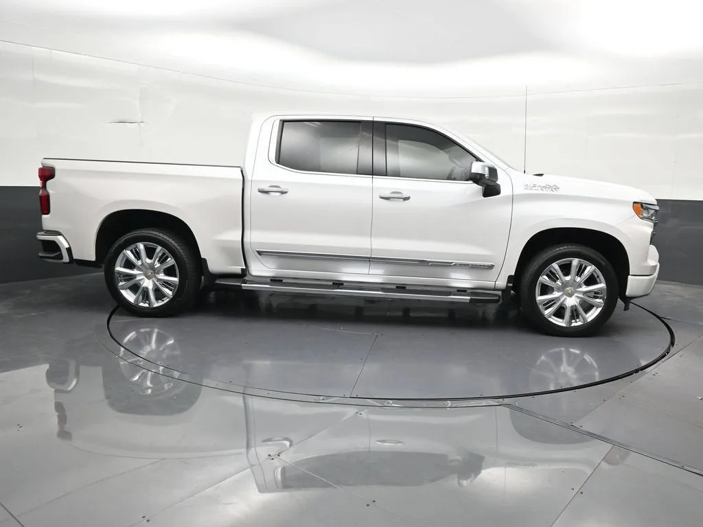 2024 Chevrolet Silverado 1500 High Country photo 7
