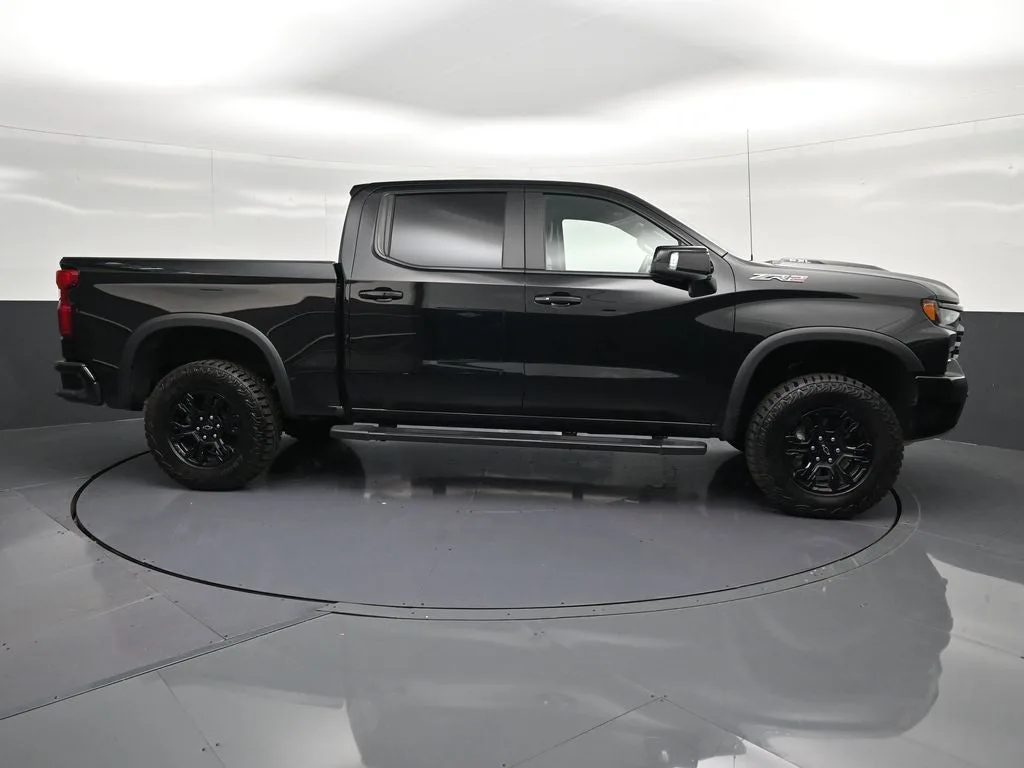 2026 Chevrolet Silverado 1500 ZR2 photo 4