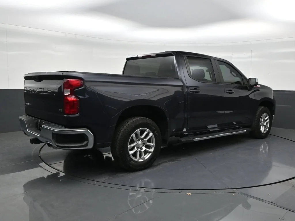 2023 Chevrolet Silverado 1500 LT photo 5