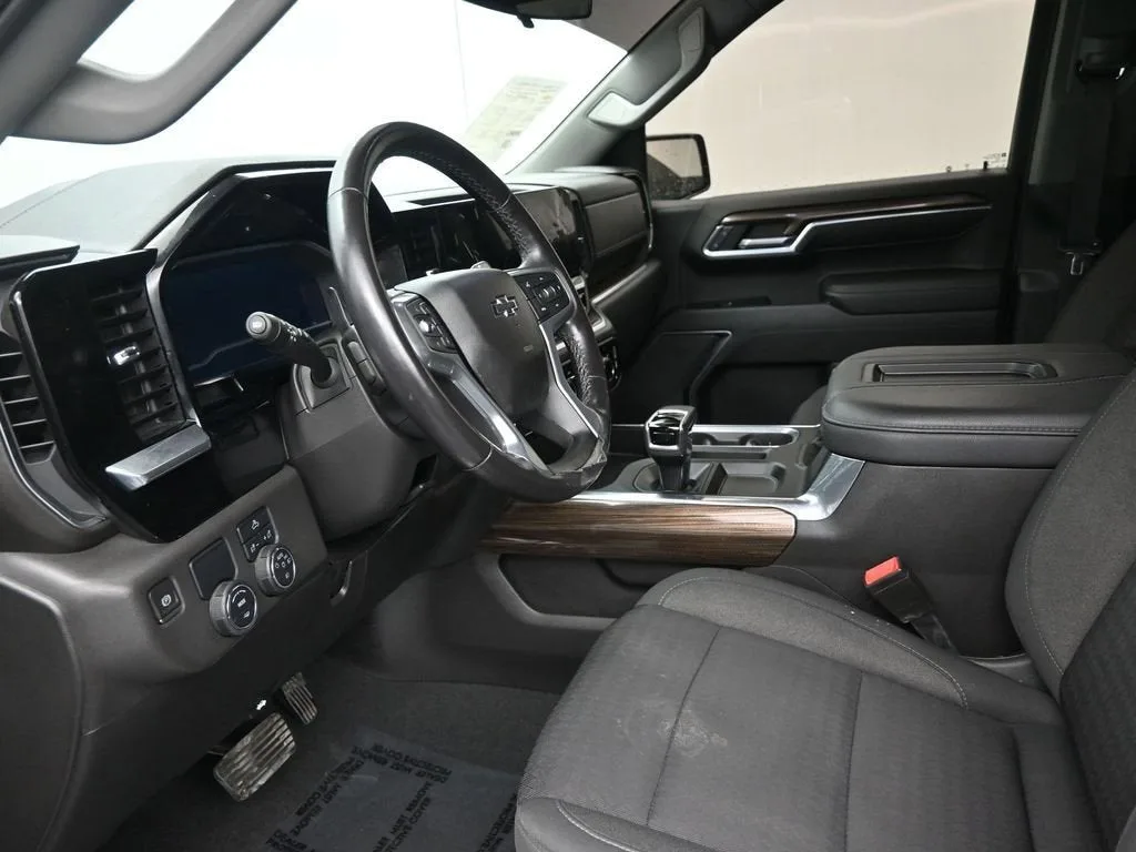 2022 Chevrolet Silverado 1500 RST photo 11