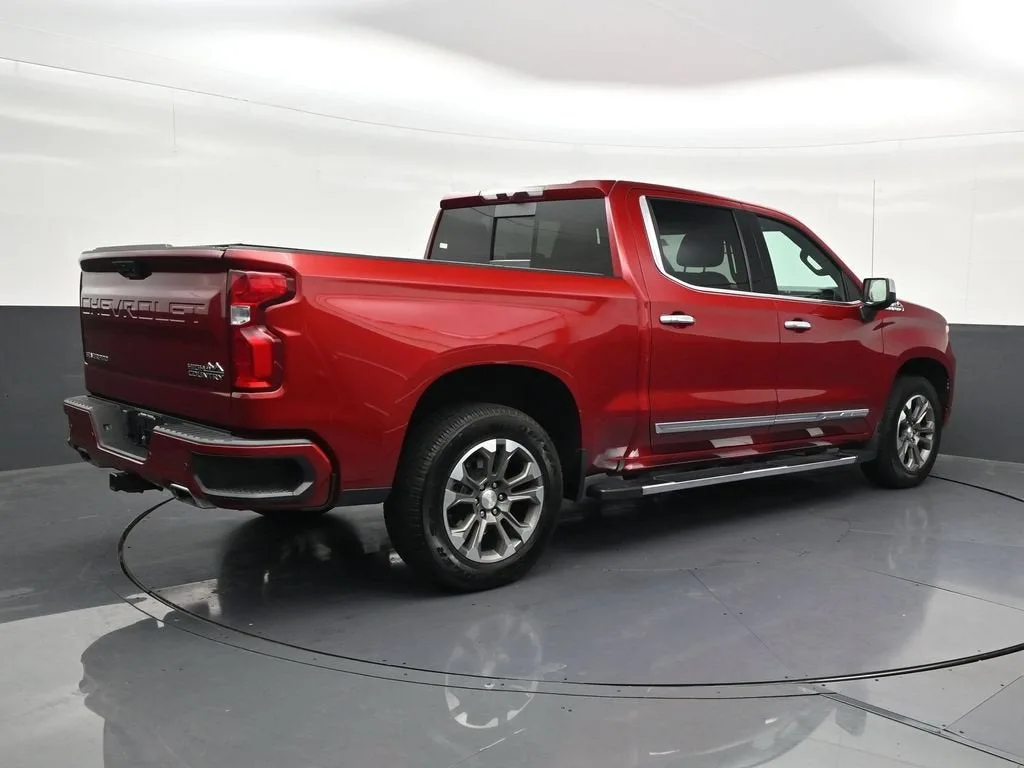 2024 Chevrolet Silverado 1500 High Country photo 5
