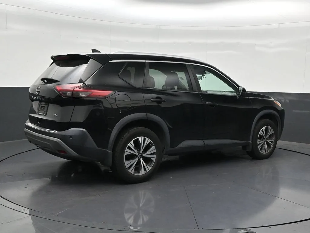 2022 Nissan Rogue SV photo 5