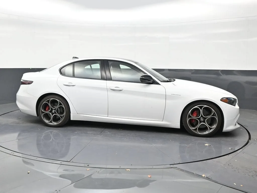 2024 Alfa Romeo Giulia Veloce photo 6