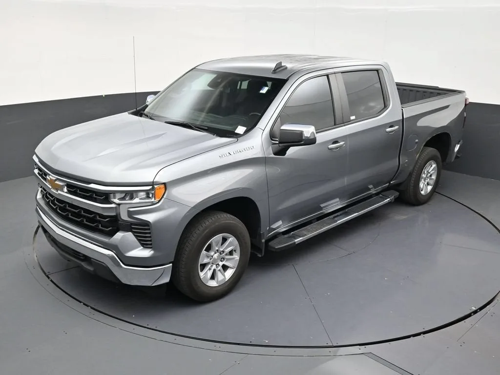 2024 Chevrolet Silverado 1500 LT photo 12
