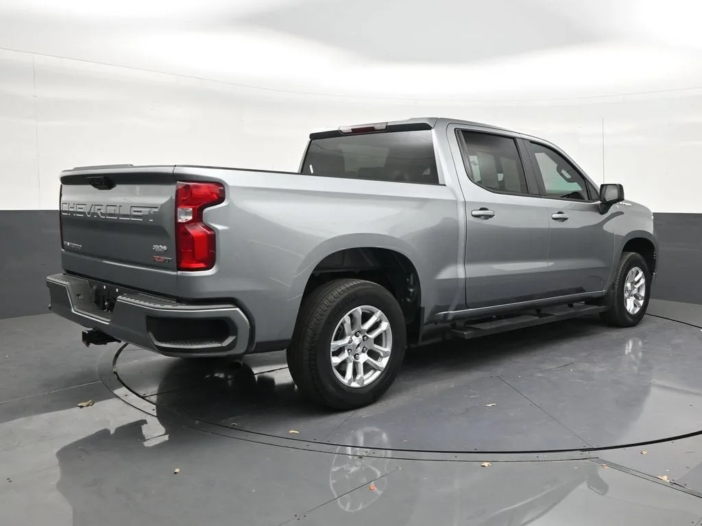 2023 Chevrolet Silverado 1500 RST photo 5