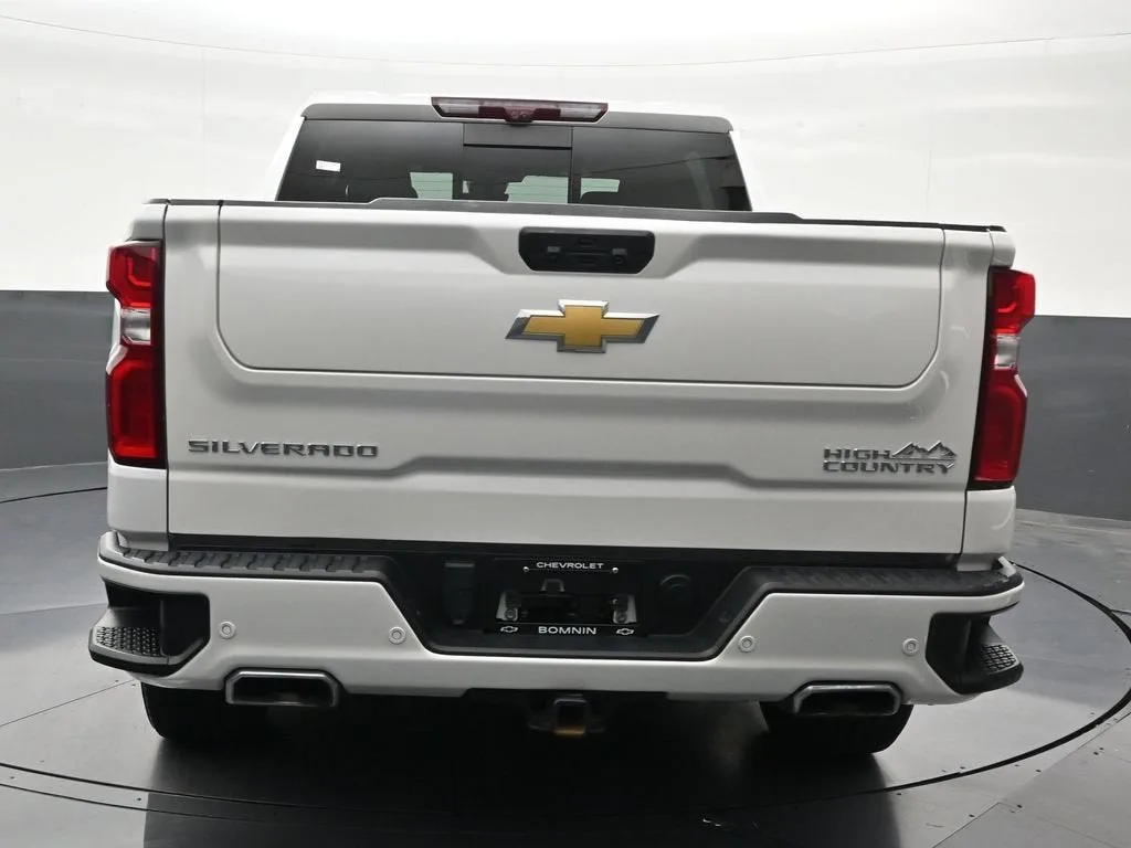 2024 Chevrolet Silverado 1500 High Country photo 4