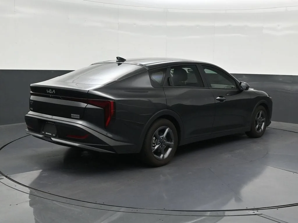 2025 Kia K4 LXS photo 5