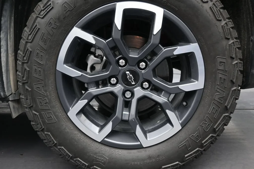 2026 Chevrolet Equinox ACTIV photo 10