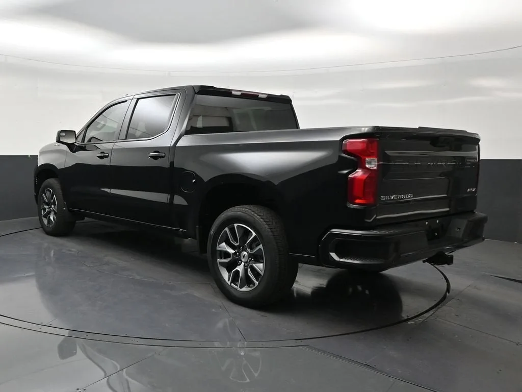 2024 Chevrolet Silverado 1500 RST photo 3