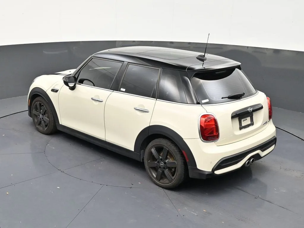 2022 MINI Hardtop 4 Door Cooper S photo 14