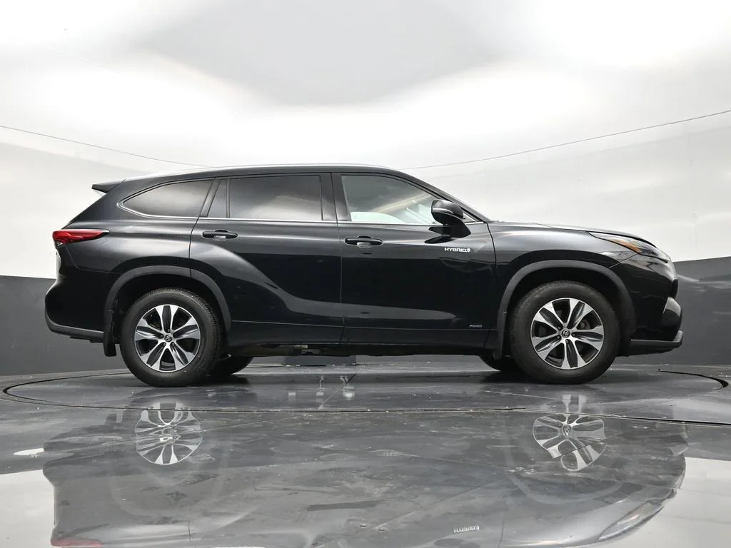 2021 Toyota Highlander Hybrid XLE photo 25