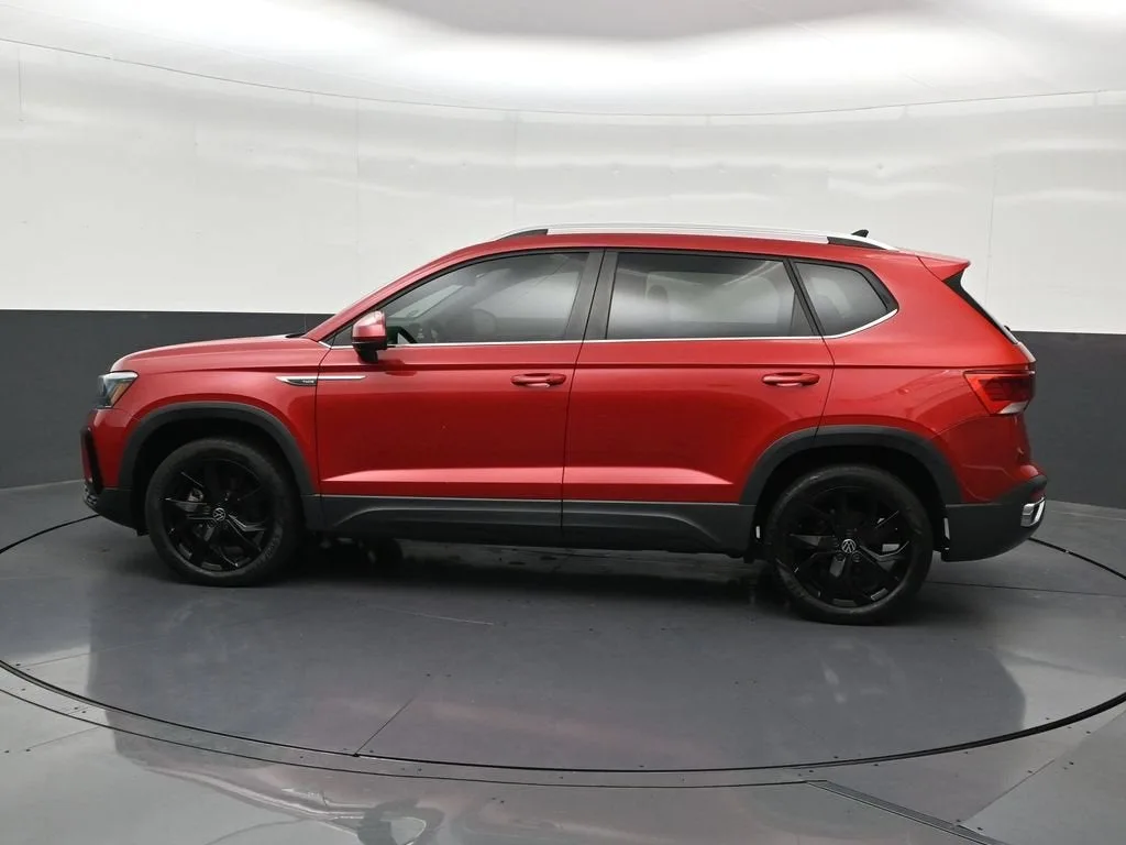 2024 Volkswagen Taos 1.5T SE photo 2