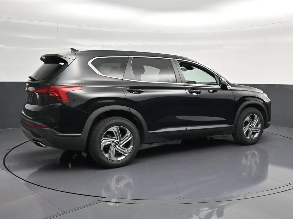 2021 Hyundai Santa Fe SE photo 3