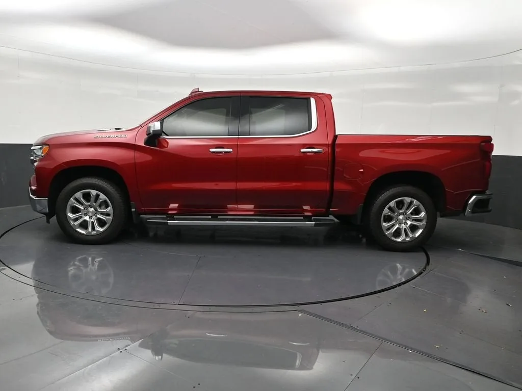 2024 Chevrolet Silverado 1500 LTZ photo 2