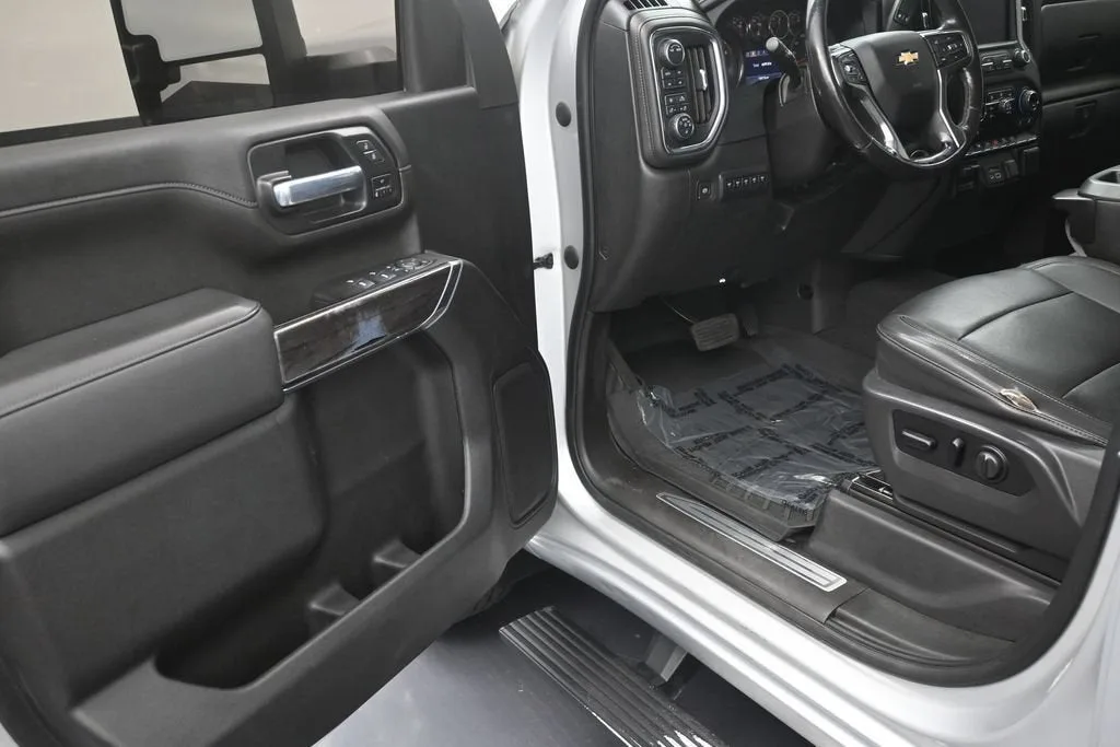 2021 Chevrolet Silverado 2500 HD LTZ photo 10