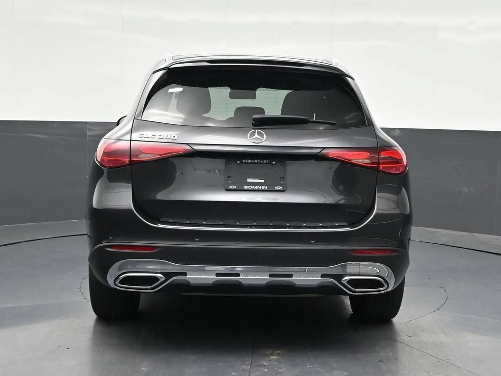 2024 Mercedes-Benz GLC 300 SUV photo 4