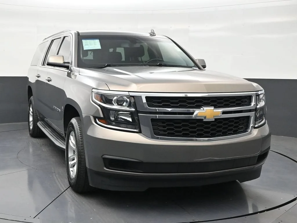 2019 Chevrolet Suburban LS photo 7