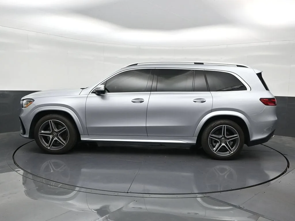 2024 Mercedes-Benz GLS 450 4MATIC® photo 2