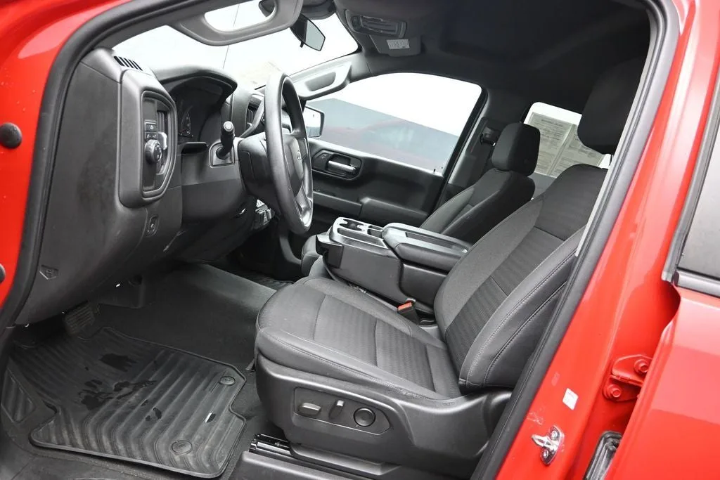 2022 Chevrolet Silverado 1500 Custom photo 10
