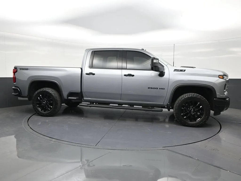 2026 Chevrolet Silverado 2500 HD LTZ photo 6