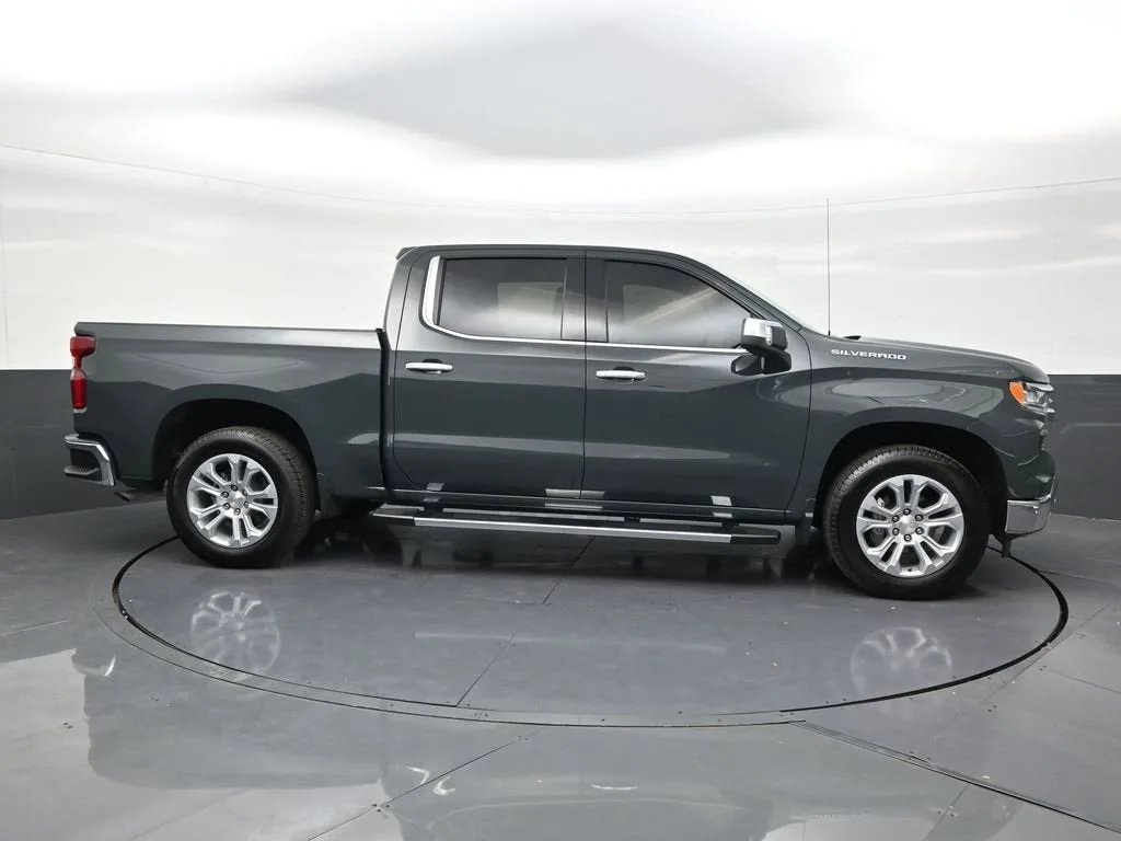 2026 Chevrolet Silverado 1500 LTZ photo 7