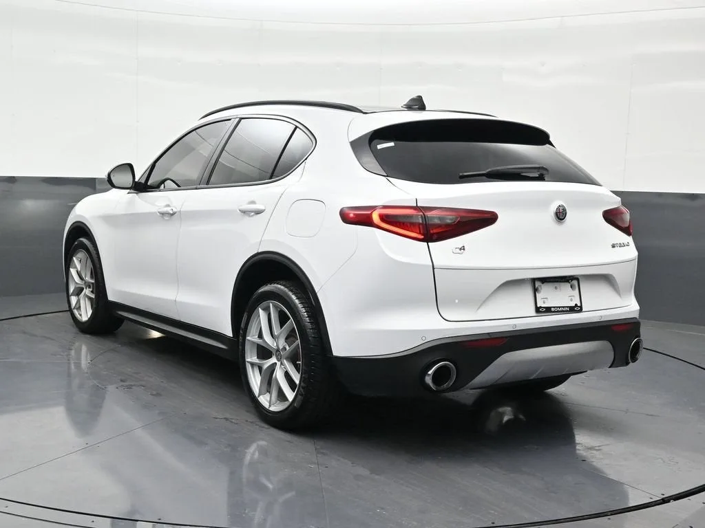 2019 Alfa Romeo Stelvio Ti Sport AWD photo 3