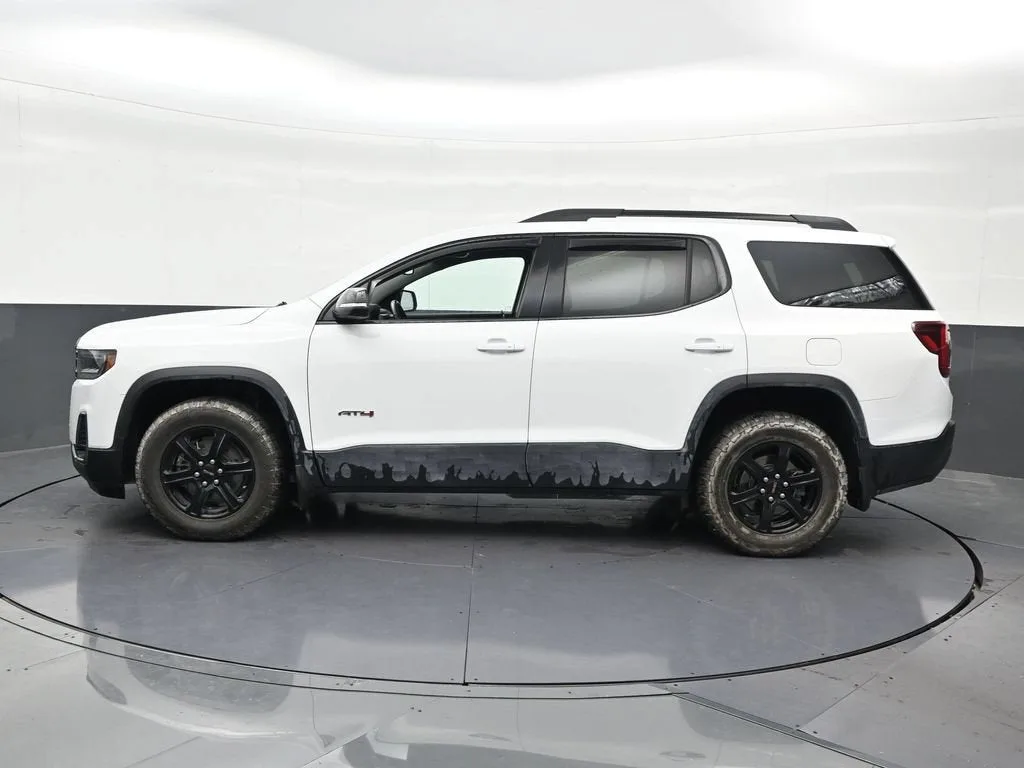 2023 GMC Acadia AT4 photo 2