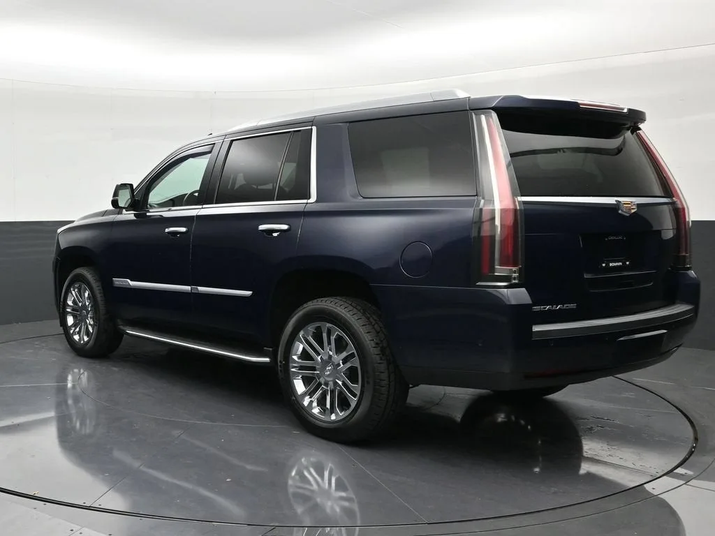 2020 Cadillac Escalade 2WD Standard photo 3