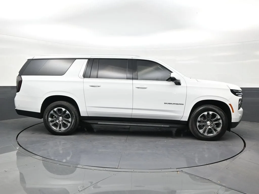 2026 Chevrolet Suburban LT photo 6