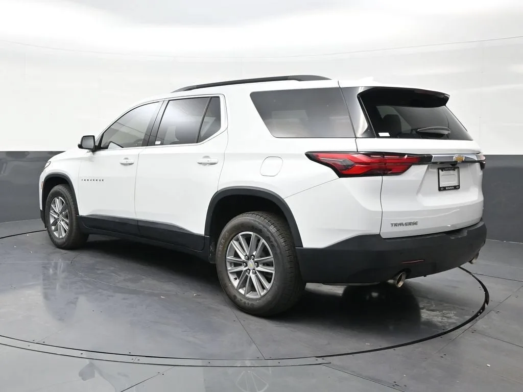 2024 Chevrolet Traverse Limited LT Cloth photo 3