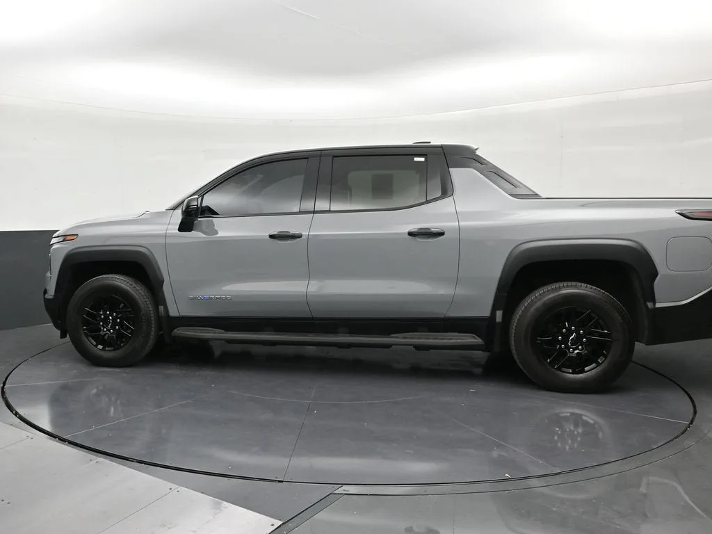 2026 Chevrolet Silverado EV LT - Extended Range photo 2