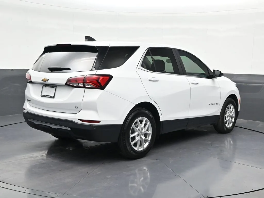 2024 Chevrolet Equinox LT photo 5