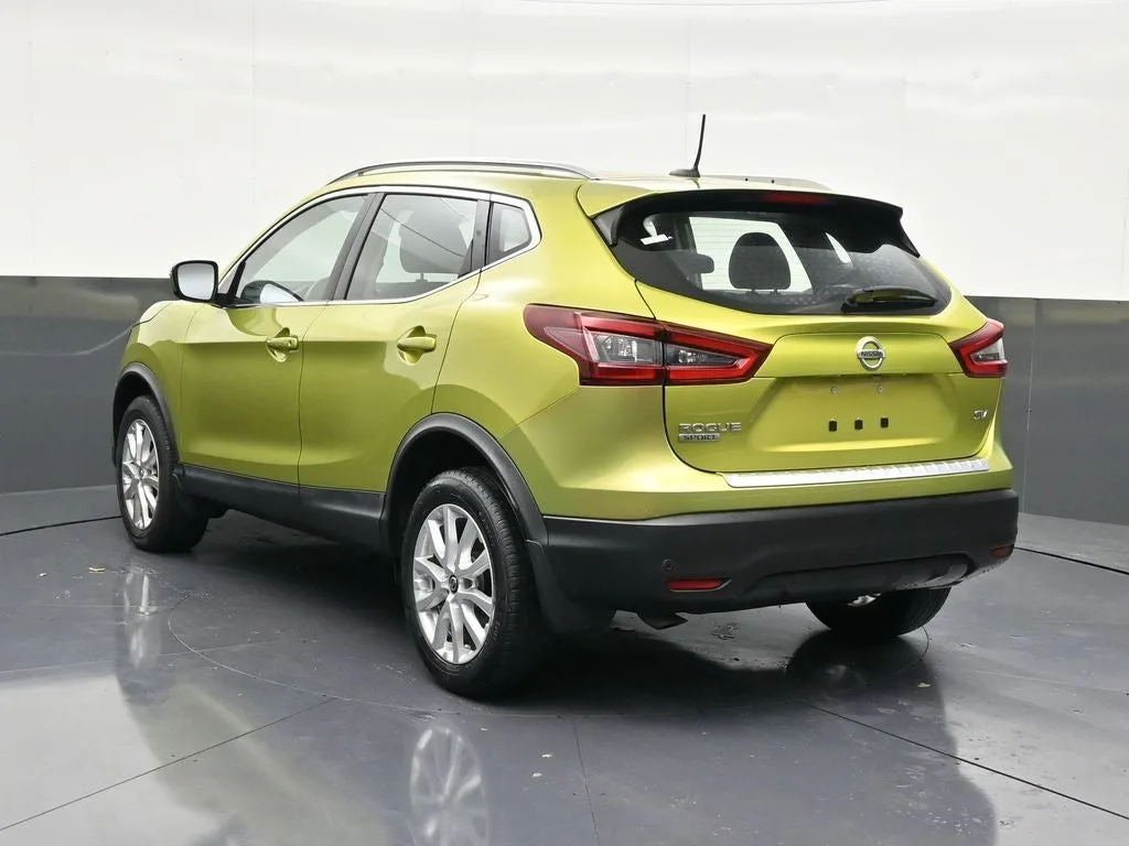 2021 Nissan Rogue Sport SV photo 3