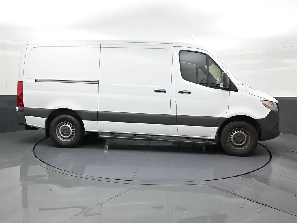 2025 Mercedes-Benz Sprinter 2500 Standard Roof 4-Cyl Diesel photo 6