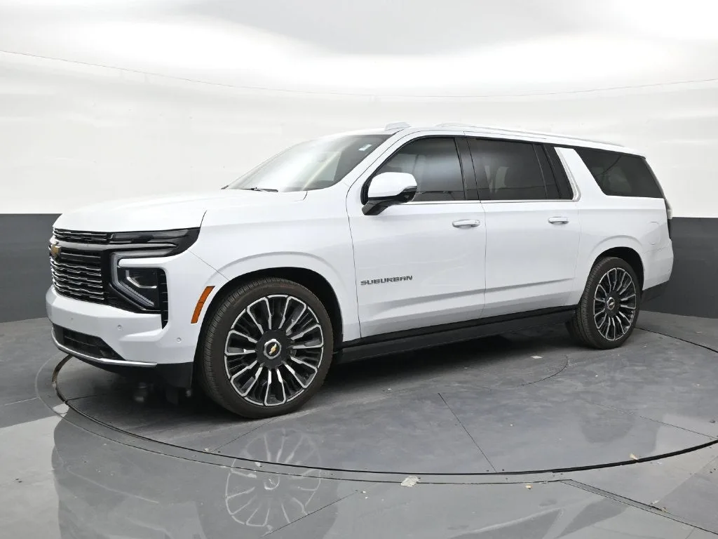 2026 Chevrolet Suburban High Country photo 3