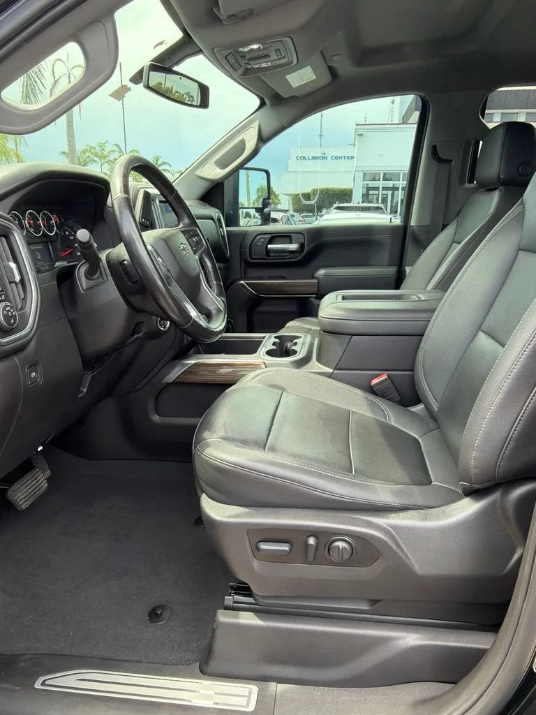 2022 Chevrolet Silverado 2500 HD LT photo 3