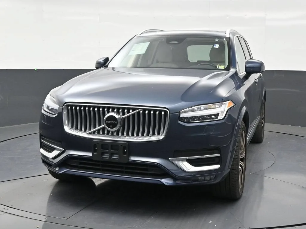 2023 Volvo XC90 Plus photo 8
