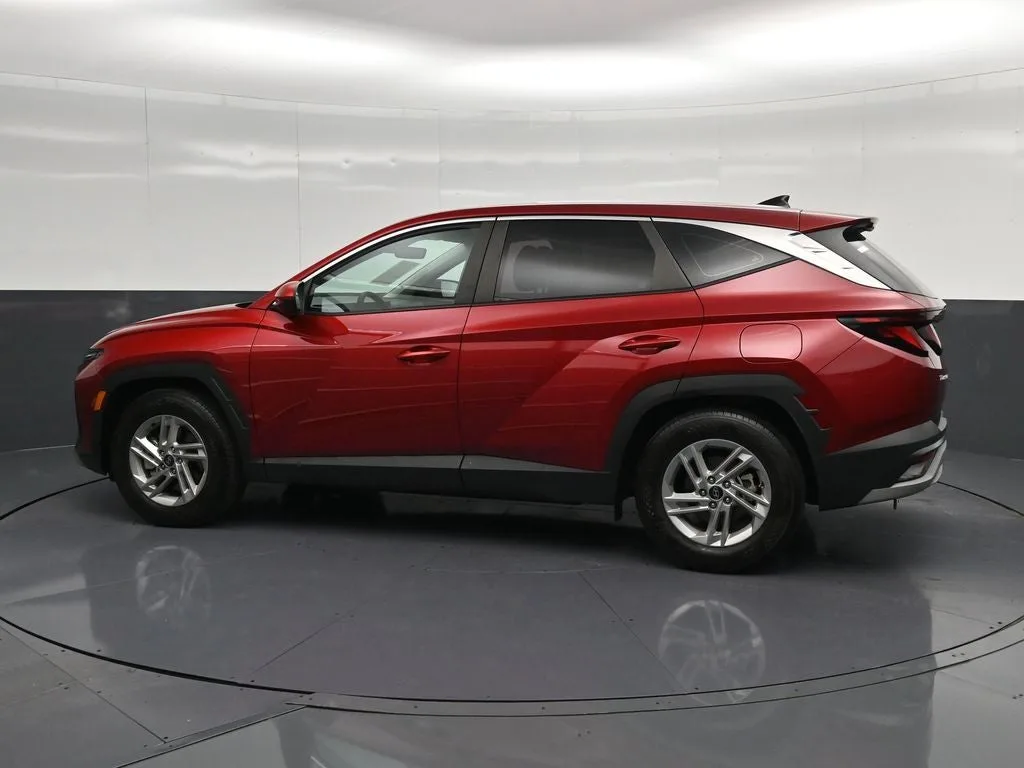 2025 Hyundai Tucson SE photo 8