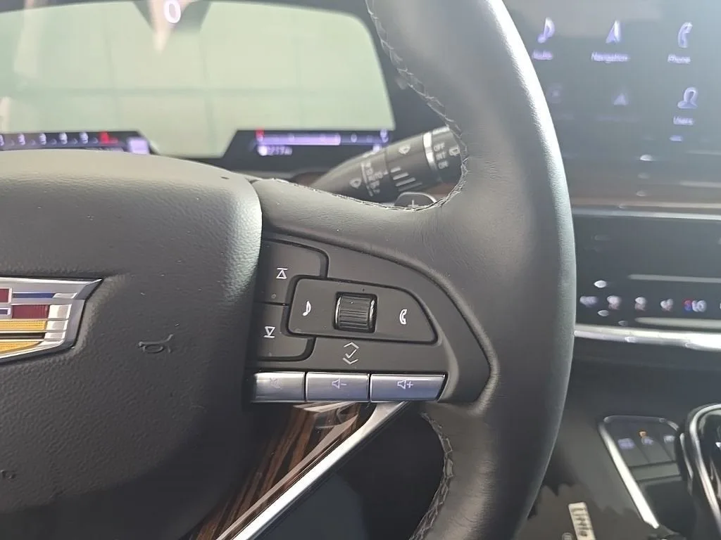 2024 Cadillac Escalade Luxury photo 11
