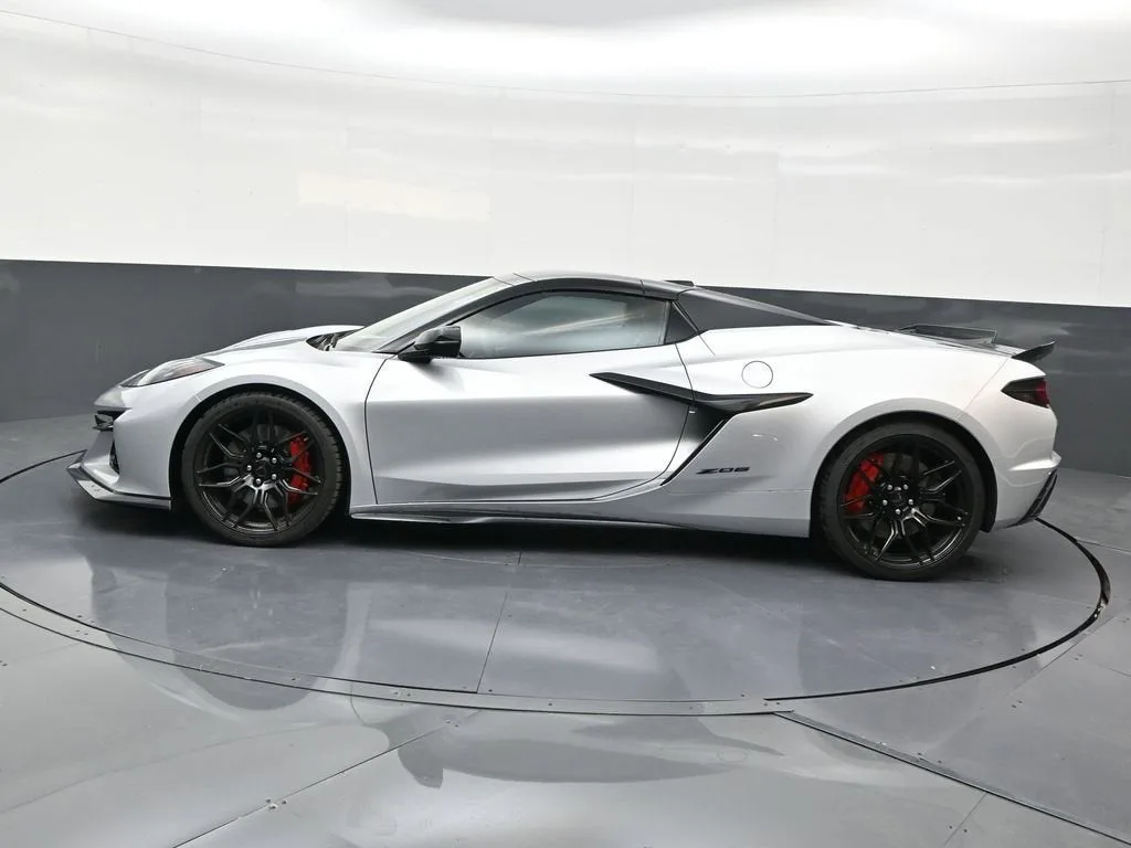 2026 Chevrolet Corvette Z06 2LZ photo 2
