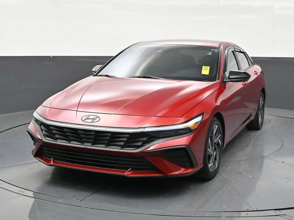 2025 Hyundai Elantra SEL Sport photo 8