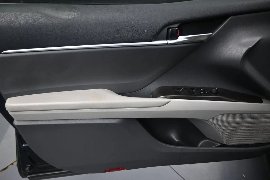 2022 Toyota Camry SE photo 11
