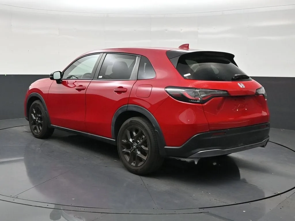 2025 Honda HR-V 2WD Sport photo 3