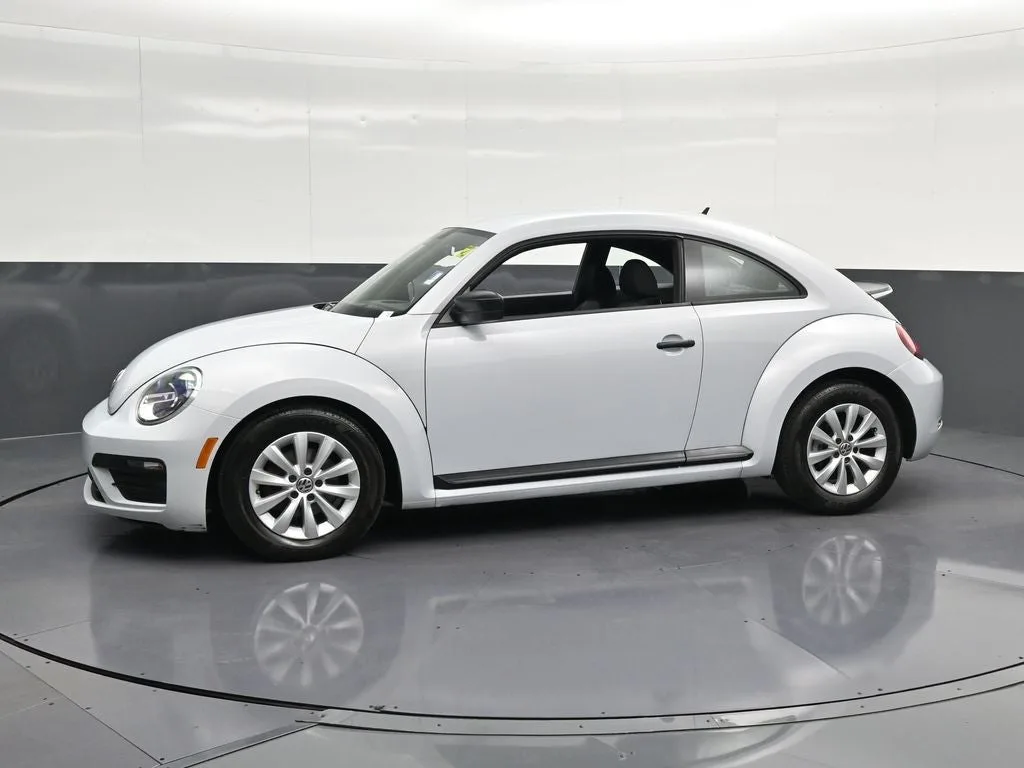 2017 Volkswagen Beetle 1.8T S photo 7