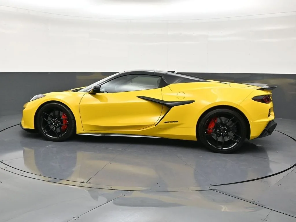 2026 Chevrolet Corvette Z06 1LZ photo 2