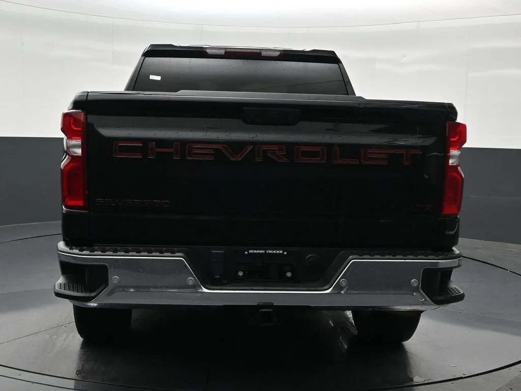 2024 Chevrolet Silverado 1500 LTZ photo 4