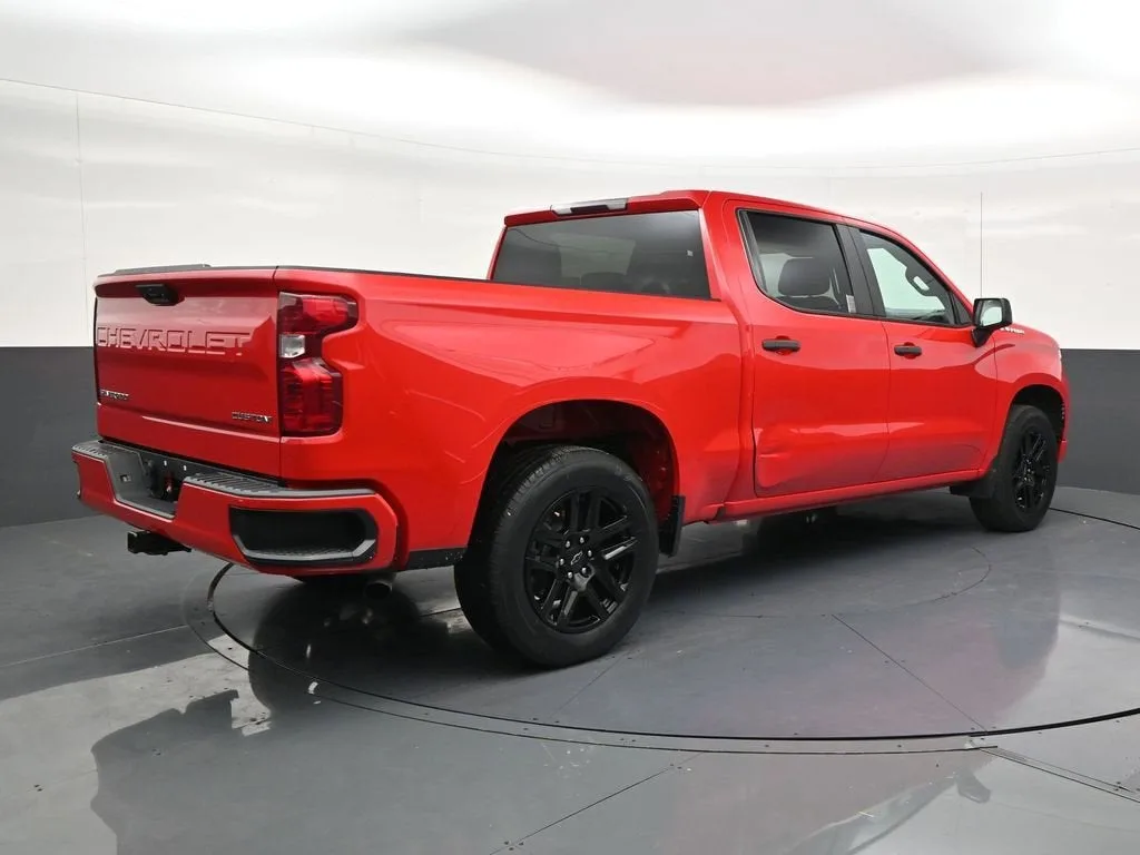 2023 Chevrolet Silverado 1500 Custom photo 5