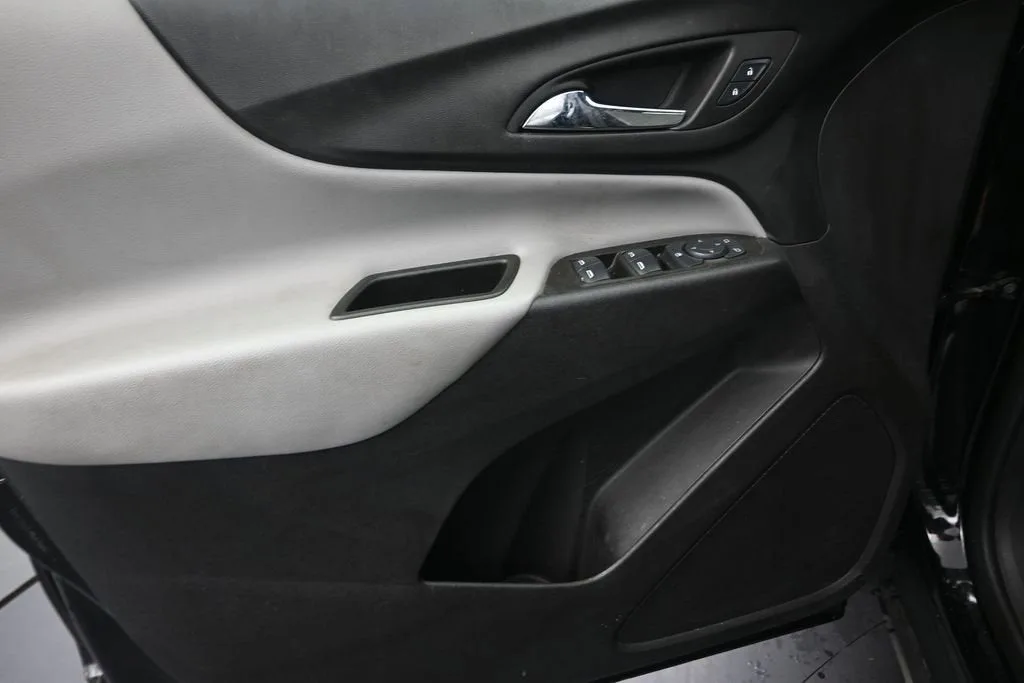 2024 Chevrolet Equinox LS photo 12