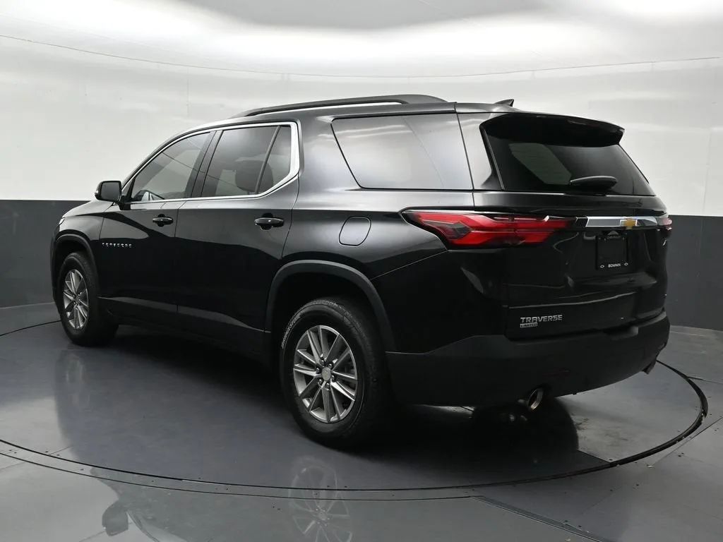 2024 Chevrolet Traverse Limited LT Cloth photo 3